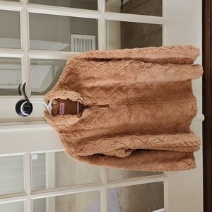 From Pink lily ,womens pullover sherpa furry top womens small